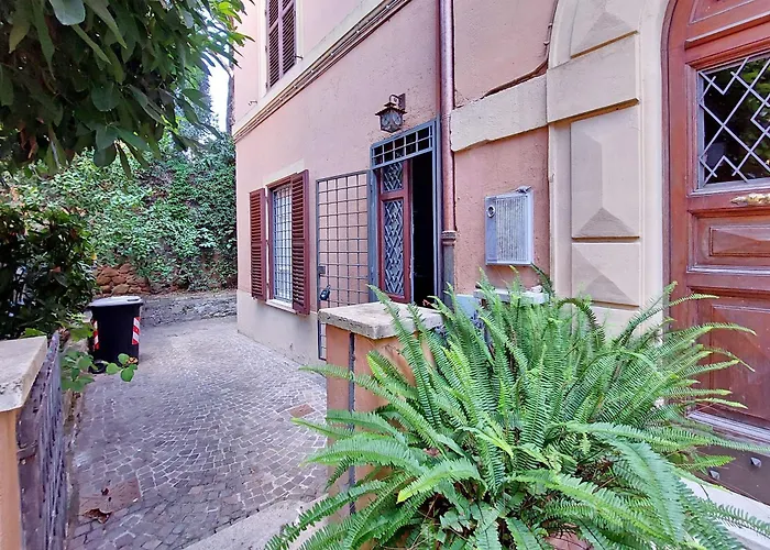 A Casa, Aventino
